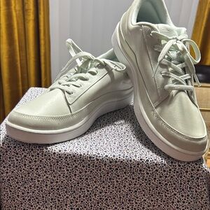 allbirds Women’s Light Mint Lace-Up Platform Sneakers